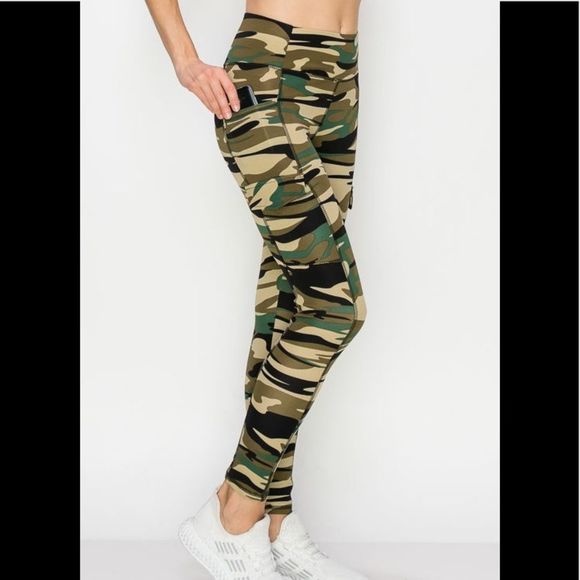 Cargo Pocket Legging - Picture 2 of 5